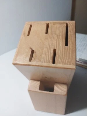 Wooden Knife Block Tupperware 5 Slots Solid Wood In Box D27 - Image 1 of 3