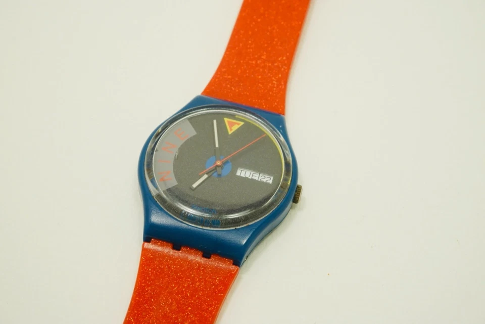 Reloj Swatch Vintage 1989 Blue Jet GS701 Banda Roja Brillante y BATERÍA NUEVA Foto 1 de 4