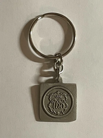 Vintage Rare Wee Burn Country Club Metal Key Chain - Darien, CT. - A Beauty! Cover