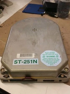 Seagate ST-251N 40 MB Hard Disk Drive SCSI - Picture 1 of 3