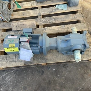 SEW Eurodrive 4kW K67 AM112DV112M4/BMG/HR/TF/ASB8 Gearbox 134rpm 40mm shaft - Picture 1 of 7