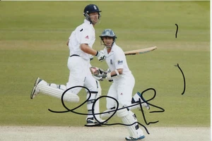 ENGLAND CRICKET HAND SIGNED JAMES TAYLOR 6X4 PHOTO 4. - Picture 1 of 1