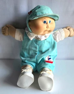 Cabbage Patch Kid Preemie bambola 1978/1982 bambino occhi azzurri vestiti e berretto - Foto 1 di 10