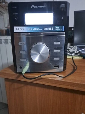 Pioneer  X-EM21 220 Volt DVD CD System with iPod iPhone Dock 220V Europe  - Immagine 1 di 4