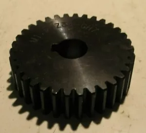 NUOVO OEM M1.5-Z34-CH7 INGRANAGGIO SPERONATO 34T 13MM FORO X15MM 5MM KW P7107 - Foto 1 di 4