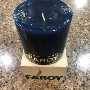 Vela Pilar De Colección Faroy 4"" X 4"" Azul Delfinio con Caja Hecha en Houston - Imagen 1 de 4