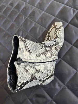 botas mujer talla 7 piel serpiente  Foto 1 de 4