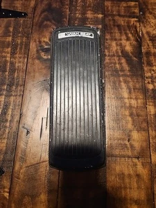Vintage Roland AW-10 Wah Beat Wah-Wah Guitar Pedal Free Ship - Picture 1 of 5