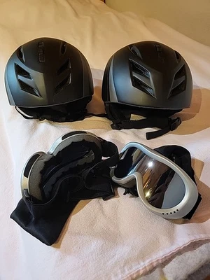 Skihelme mit Skibrillen - Größe M/L 54 - 58 cm - Guter Zustand! - Bild 1 von 4