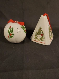 Vintage Festive Potpourri Ornaments (2) Goose Holly Porcelain - Picture 1 of 9
