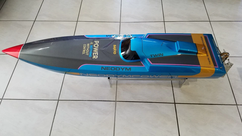 Powerboat AS- X trem sehr aufwendig gebaut und lackiert - Bild 1 von 4