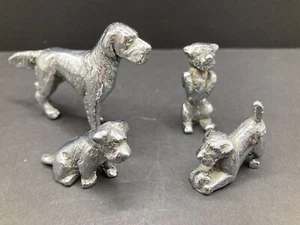 Metallguss Hundefiguren Mama +3 Welpen Golden Labs? Lg is 3.5”L 1.75”H Unmarked - Bild 1 von 3