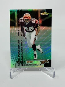 1999 Topps Finest Football Darnay Scott Refractor UNPeELED Card #29 - Picture 1 of 2