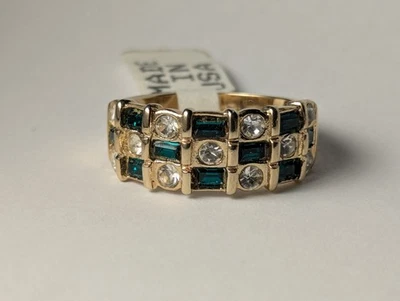 Anillo banda circonita esmeralda y diamante. Chapado en oro de 18k sobre plata de ley. Talla 8. Foto 1 de 4