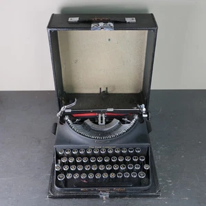 Imperial The Good Companion Typewriter Made in England Vintage Collectable 1930s - Picture 1 of 13