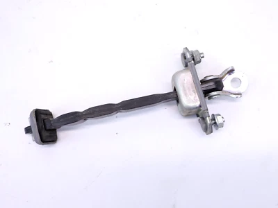 Subaru WRX STI 2015-2021 puerta trasera correa de retención tapón conductor lado izquierdo OEM Foto 1 de 4