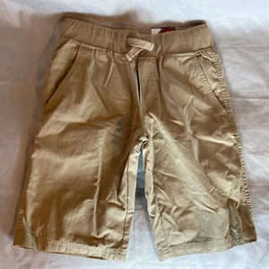 New Boys Izod Khaki Shorts Size 16 Regular Drawstring Waist Stretch Waist - Picture 1 of 6