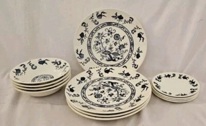 Vintage Flow Blue Onion Pattern Dinner Collectible 12 Plates Blue and White - Picture 1 of 7