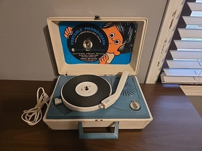 Vintage General Electric Solid State Portable Phonograph Youth Electronics Works - Image 1 of 4