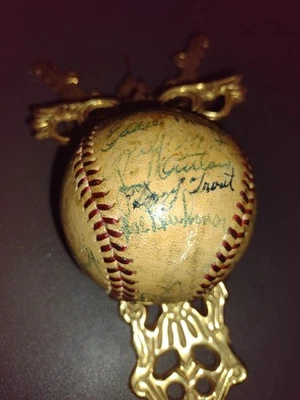 Detroit Tigers Autographed Baseball 1945-1946 Greenberg Heilman +20 - Image 1 of 4