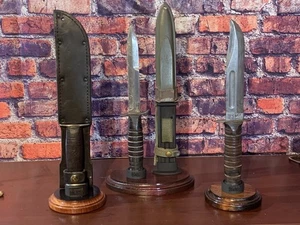 US-COMBAT VERTICAL KNIFE DISPLAY STANDS for US-M3, KA-BAR, PAL - Picture 1 of 27