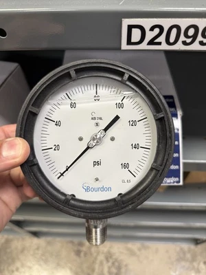 BOURDON AHG6 SERIES 0-160PSI PRESSURE GAUGE-4.5" DIAL 1/2" LOW MOUNT CONNECTION - Image 1 of 2