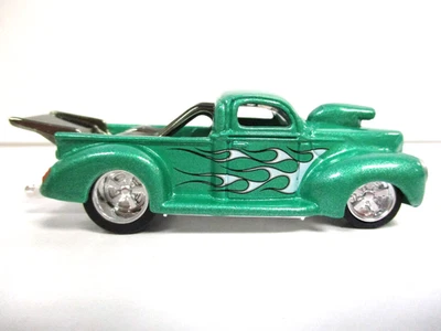 Hot Wheels - Ford 1940 camioneta de arrastre - pilotos reales Foto 1 de 4