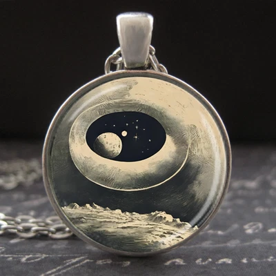 Collar Aliens Worlds Hecho a Mano Ciencia Ficción Arte Vidrio Alienígena Dije Colgante Foto 1 de 3