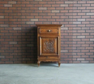 Antiguo gabinete francés ~ gabinete de lino ~ gabinete de roble tallado estilo Luis XV Foto 1 de 4