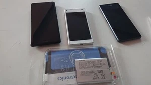SONY -3 smartphones with a defect. - Picture 1 of 2
