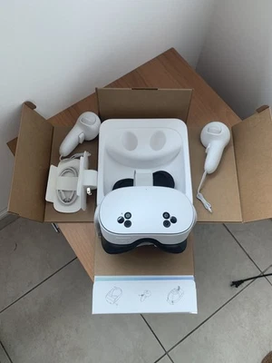 Meta Quest 3S 128GB — Get Batman: Arkham Shadow - 128GB - All-in-One Headset - Image 1 of 4