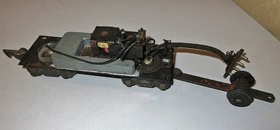 AMERICAN FLYER STEAM LOCO TENDER FRAME W/TRUCKS,REMOTE CONTROL UNIT,DRAW BAR ETC - Image 1 of 4