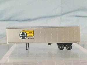 N Scale Con-Cor Semi Box Delivery Trailer Santa Fe Railroad Truck Rail Service - Picture 1 of 6
