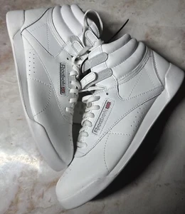 Reebok Women Size 7US F/S HI training Sneaker  100000214 White - Picture 1 of 10
