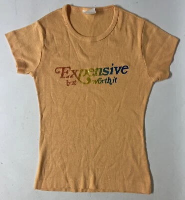 Camiseta Feminina Vintage Anos 70 "Caro Mas Vale a pena" Glitter Arco-íris - Imagem 1 de 4