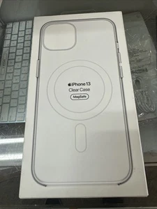 Apple Clear Case with MagSafe for iPhone 13 - Picture 1 of 4