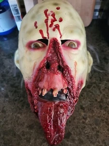 Ripped Open Face Latex Zombie Halloween Maske Erwachsene - Bild 1 von 6