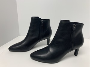 clarks kitten heel booties