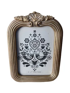 One Design Home ~ goldener Bilderrahmen ~ passend für 5’’ x 7’’ Foto - Bild 1 von 5