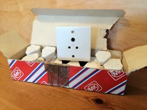 MK 5A Plug Tops. Original, MK Bundle of 5 New OS 505WHI with 1 New free socket - Picture 1 of 7