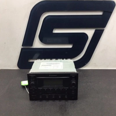 2004 Volkswagen Golf 4-Door - Radio - Image 1 of 4