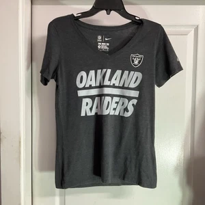 Nike NFL Apparel Women’s Dri-Fit Tee V-Neck Ladies - RARE “Oakland” Raiders Sz M - Picture 1 of 7