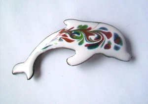 Enamel on Copper Pin Brooch-SIGNED INGA-DOLPHIN SHAPE - BURNT ORANGE/WHITE - Picture 1 of 2