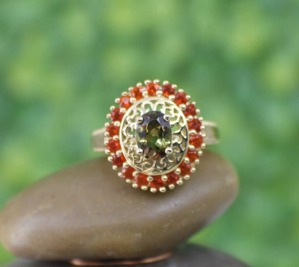 Anillo de oro amarillo sólido de 14K con halo de ópalo de fuego andaluz y naranja talla 6 Foto 1 de 4