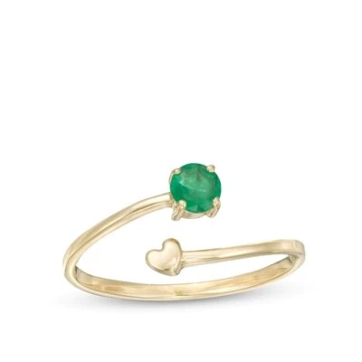 Anillo envolvente abierto corazón esmeralda simulado de 4,00 mm en plata chapada en oro amarillo de 14 K Foto 1 de 4