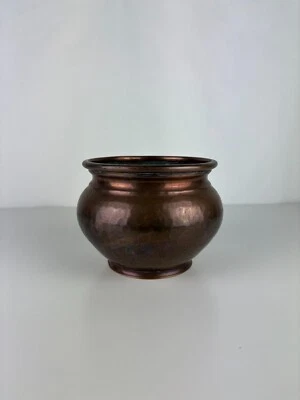 Ancien Pot de Fleurs, cache pot en Cuivre Martelé  - Photo 1/4