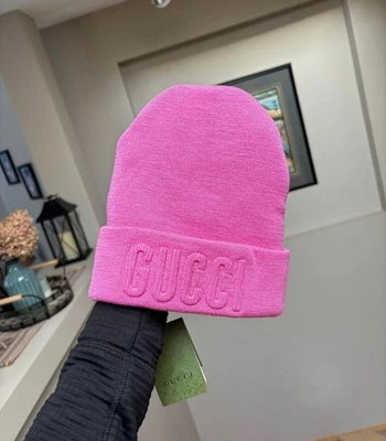 Gucci Rosa Deletreado Logo Tejido Gorro Toque - Mediano - $550 - Nuevo - Auténtico Foto 1 de 3