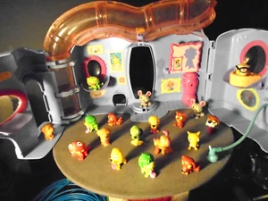 little pet lovin playhouse plus pets - Picture 1 of 5