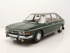 Tatra 613 1979 modellino auto verde 1:18 triple9 - Foto 1 di 9