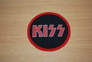 RARE ORIGINAL 1970s KISS EMBROIDERED ROUND SEW-ON PATCH - Picture 1 of 2